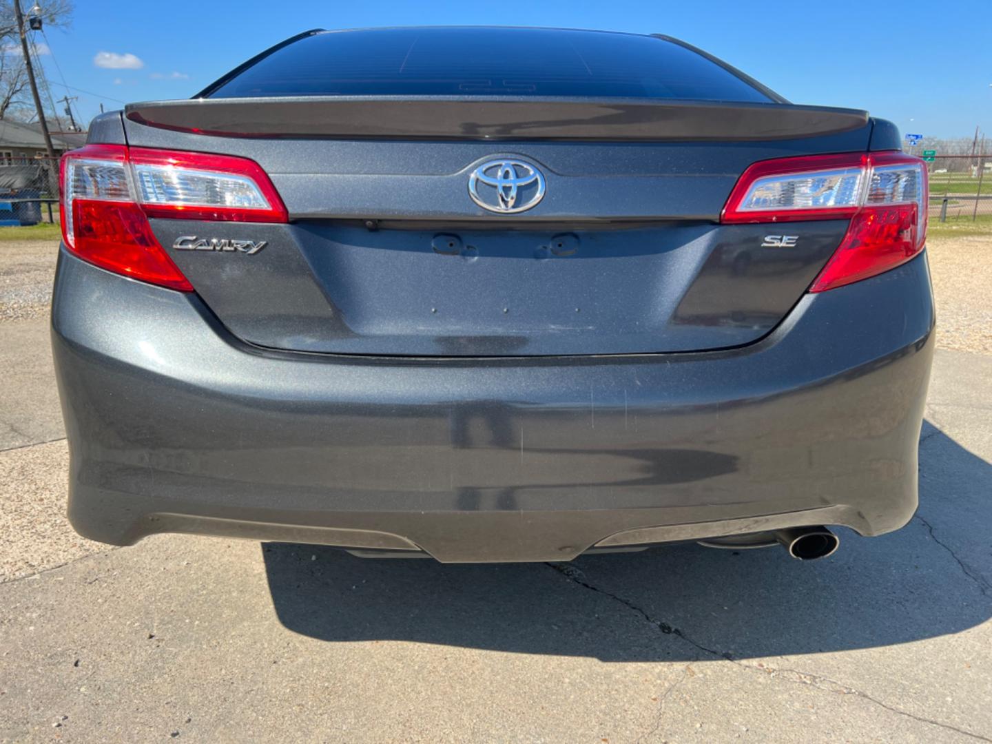 2014 Gray /Black Toyota Camry SE (4T1BF1FKXEU) with an 2.5L 4Cylinder engine, Automatic transmission, located at 4520 Airline Hwy, Baton Rouge, LA, 70805, (225) 357-1497, 30.509325, -91.145432 - 2014 Toyota Camry SE No Accidents, Two Owner, 2.5L 4 Cylinder, 180K Miles, All Power, Backup Camera. NO IN HOUSE FINANCING. FOR INFO PLEASE CONTACT JEFF AT 225 357-1497 CHECK OUT OUR A+ RATING WITH THE BETTER BUSINESS BUREAU WE HAVE BEEN A FAMILY OWNED AND OPERATED BUSINESS AT THE SAME LOCATION FOR - Photo#6